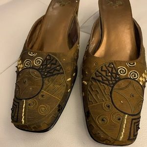 Chico’s embroidered miles